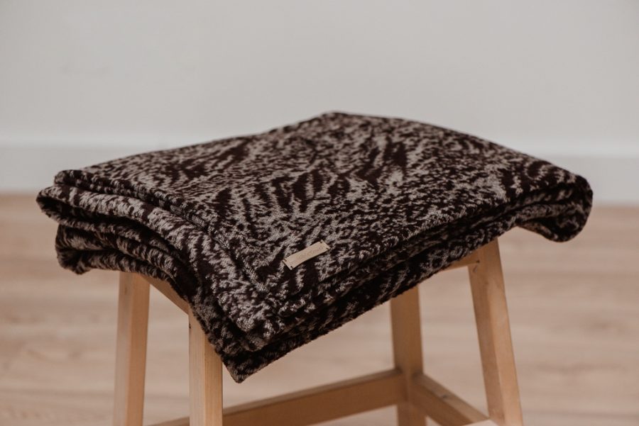 NEW “Game of brown” soft wool blanket