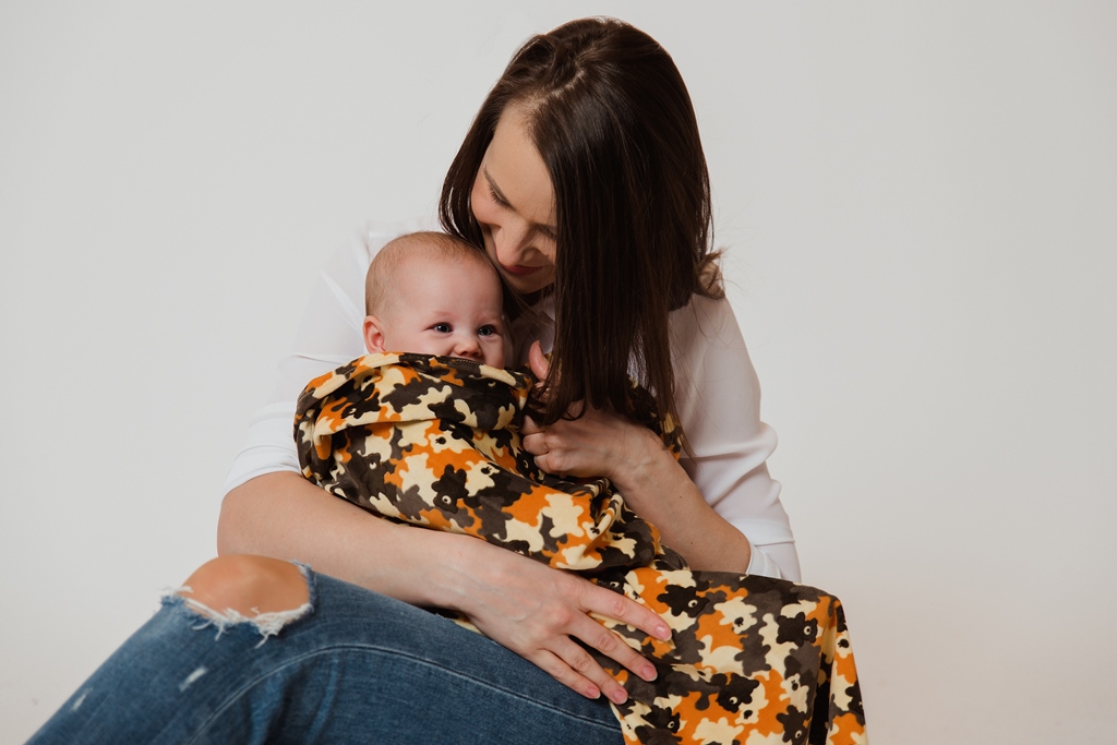 Read more about the article Why should you choose a 100% cotton baby blanket for your little one?